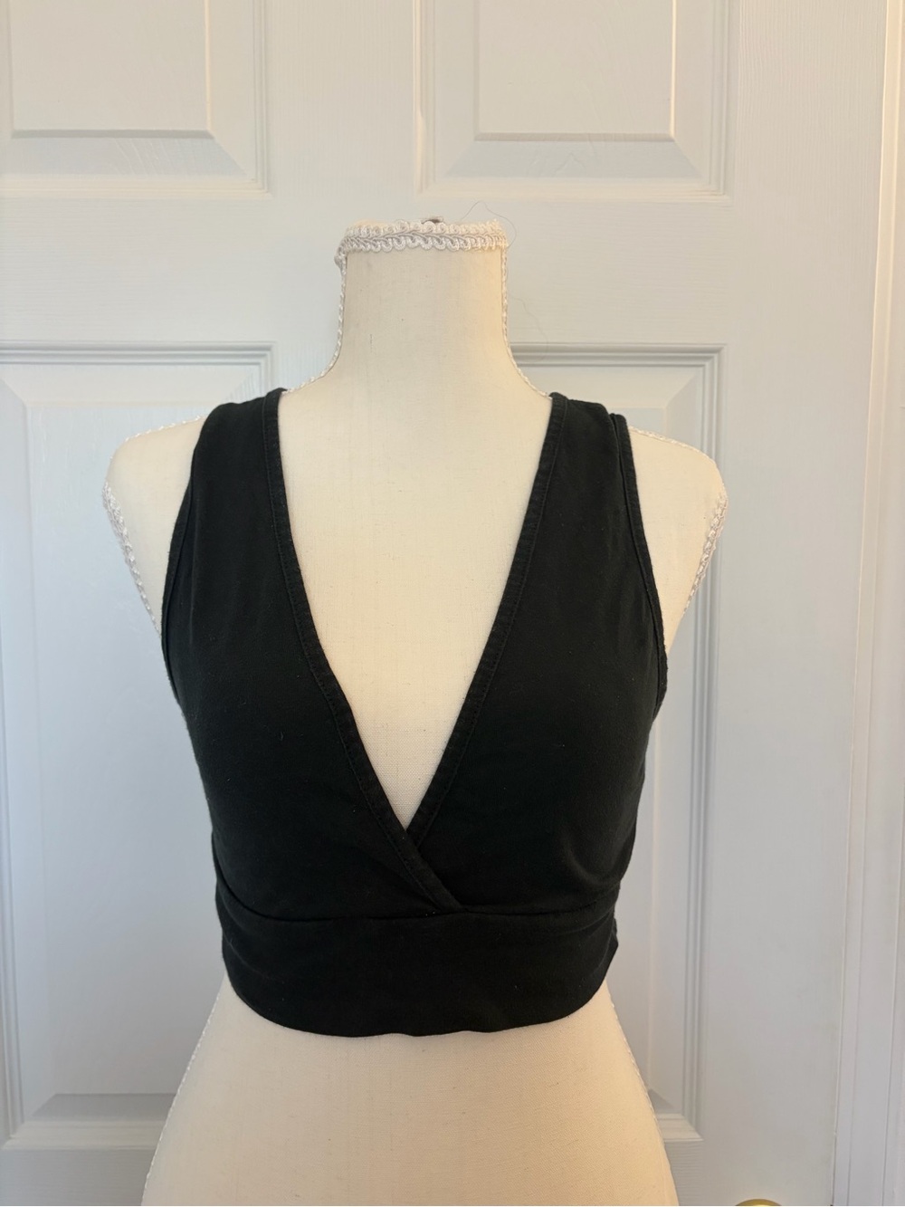 Sleeveless Black V-Neck Crop Top